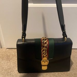 Gucci black leather calfskin shoulder bag